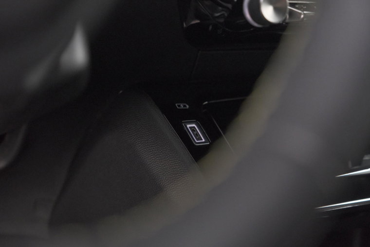Vehicle Image 33