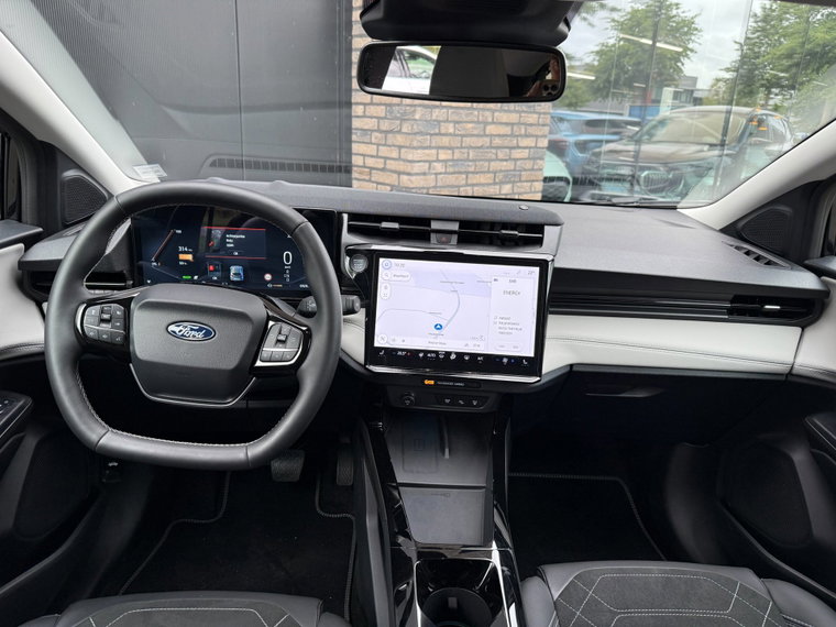 Vehicle Image 22