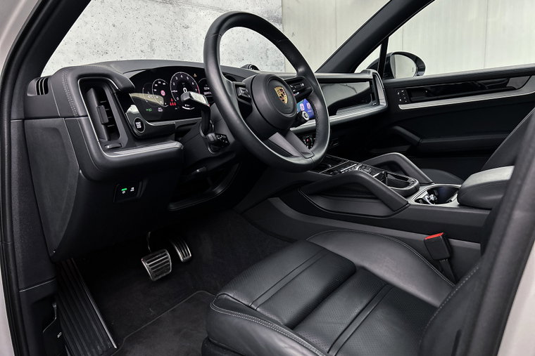 Vehicle Image 24
