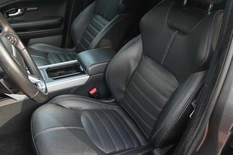 Vehicle Image 9