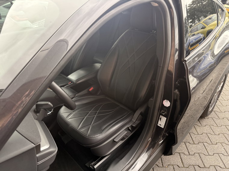 Vehicle Image 35