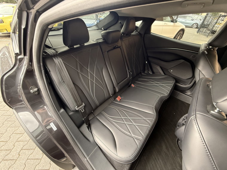 Vehicle Image 39