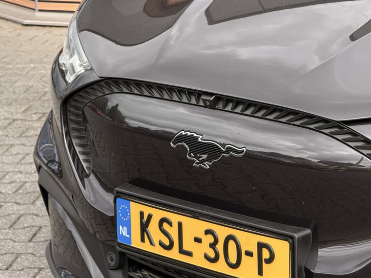 Vehicle Image 48