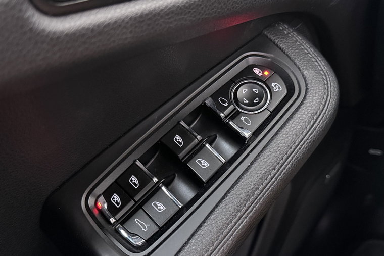 Vehicle Image 22