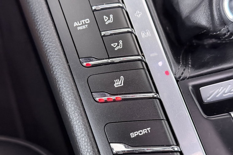 Vehicle Image 36