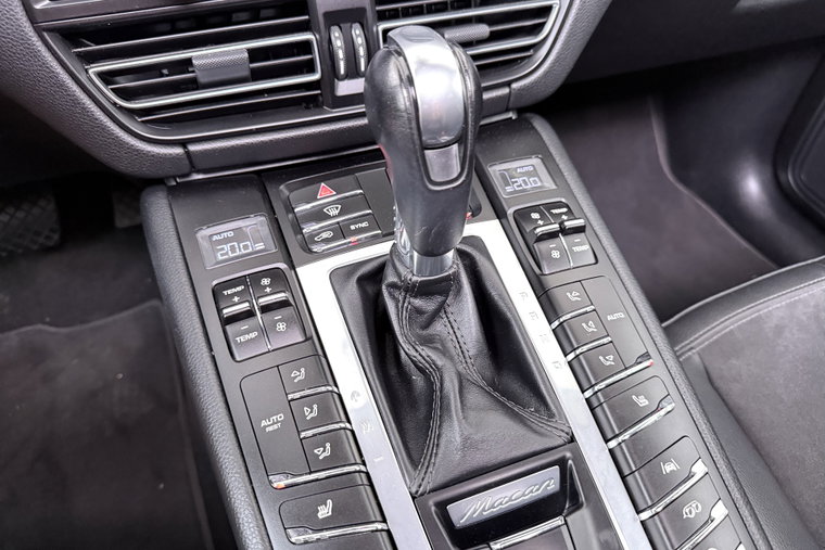 Vehicle Image 37