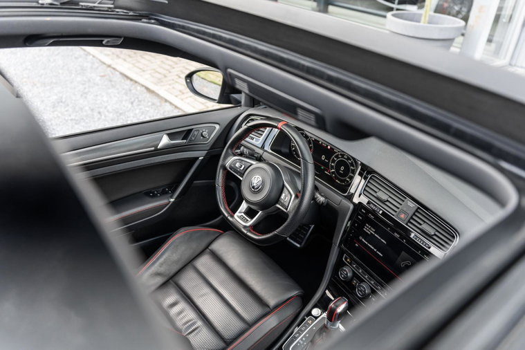 Vehicle Image 21