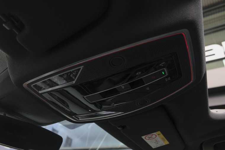 Vehicle Image 33