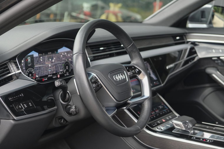 Vehicle Image 8