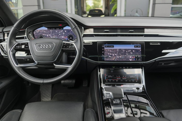 Vehicle Image 9