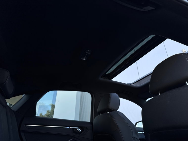 Vehicle Image 45
