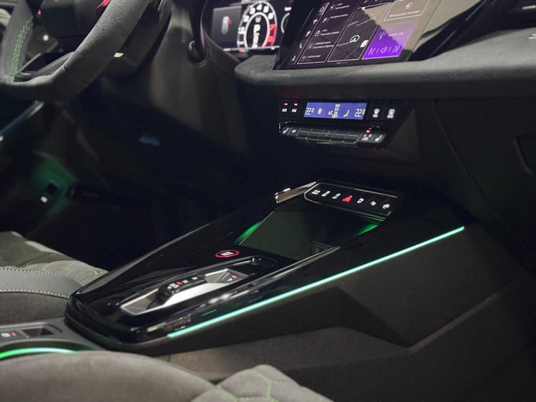 Vehicle Image 52