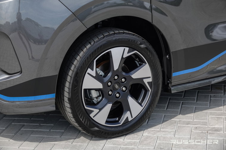 Vehicle Image 9