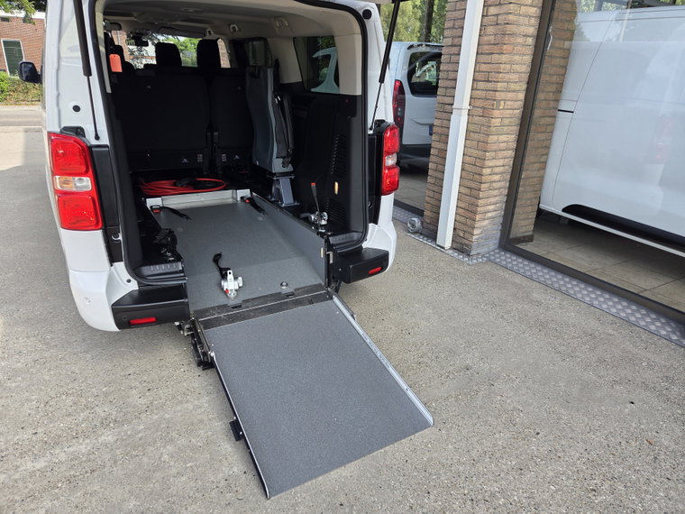 Vehicle Image 36