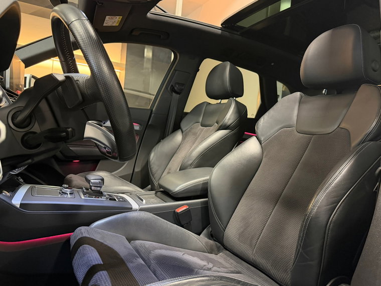 Vehicle Image 35