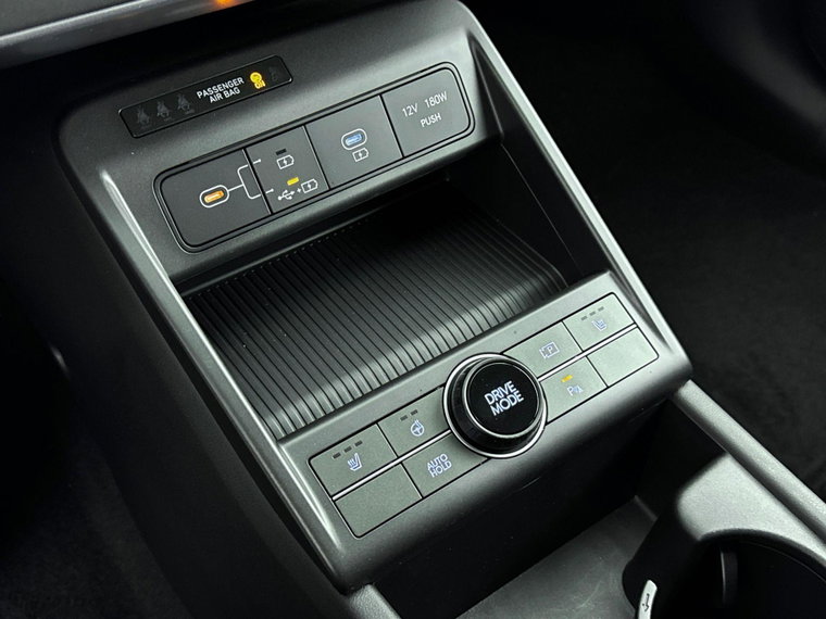 Vehicle Image 23