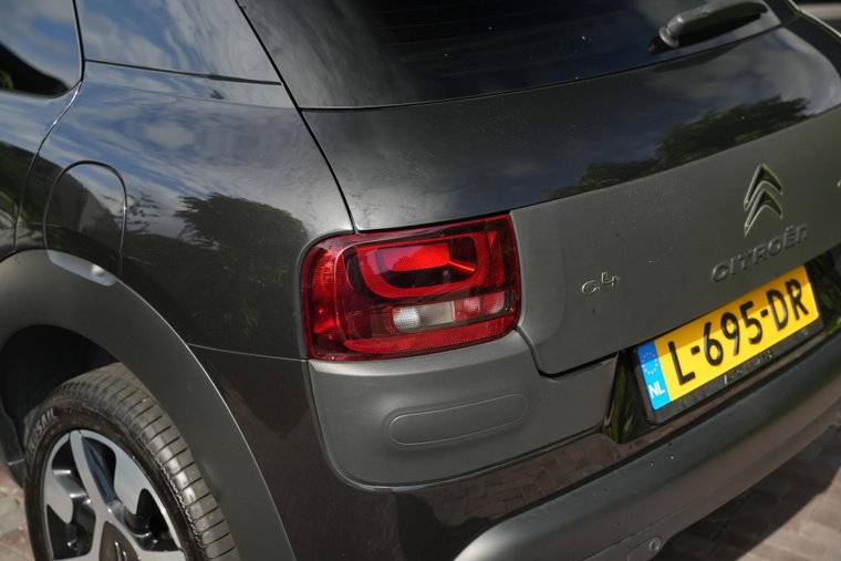 Vehicle Image 18