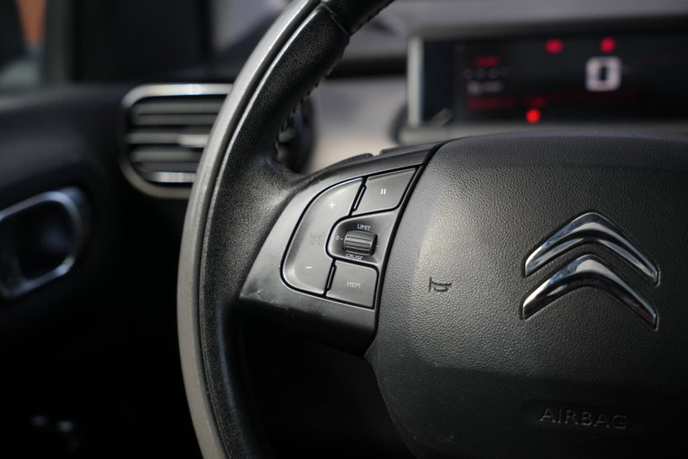 Vehicle Image 22