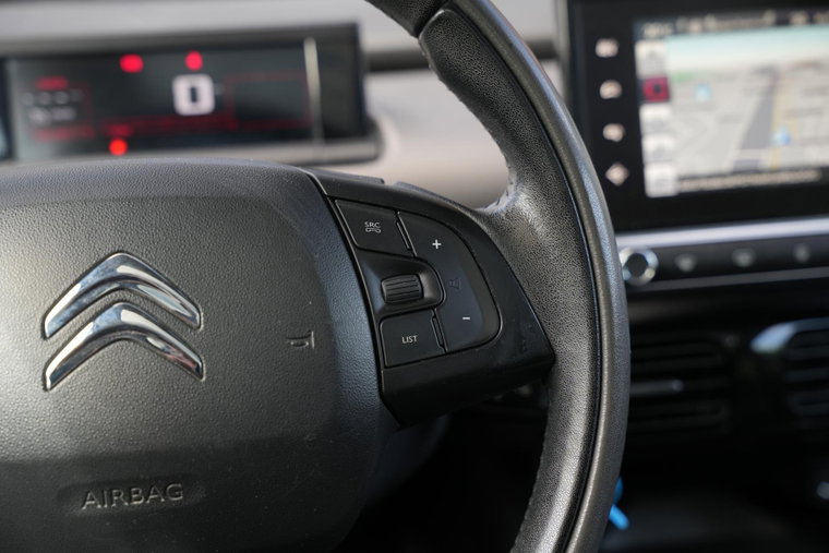 Vehicle Image 23