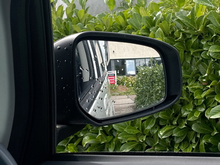 Vehicle Image 23