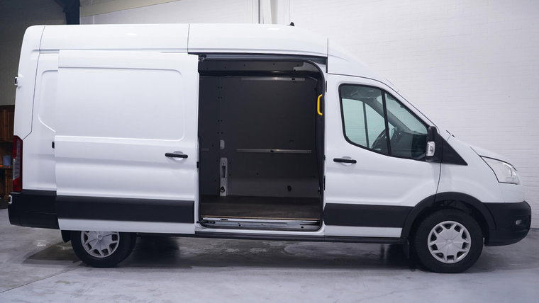 Vehicle Image 9