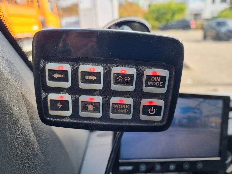 Vehicle Image 16