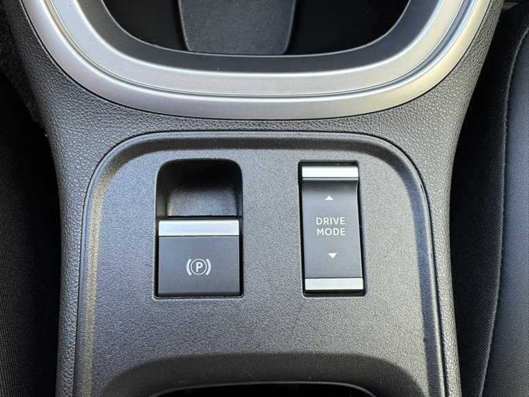 Vehicle Image 32