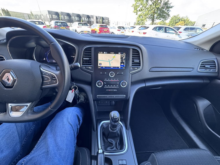 Vehicle Image 17