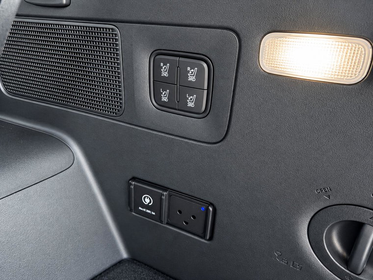 Vehicle Image 21