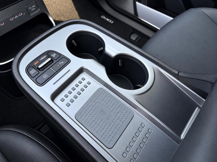 Vehicle Image 27