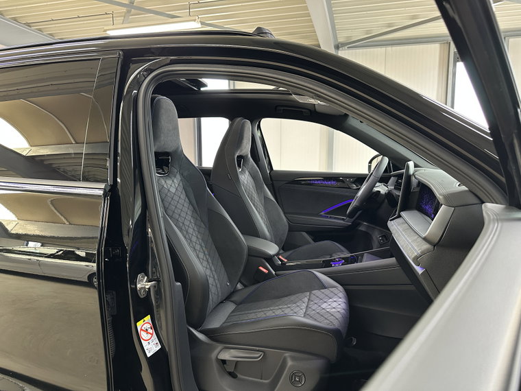 Vehicle Image 40