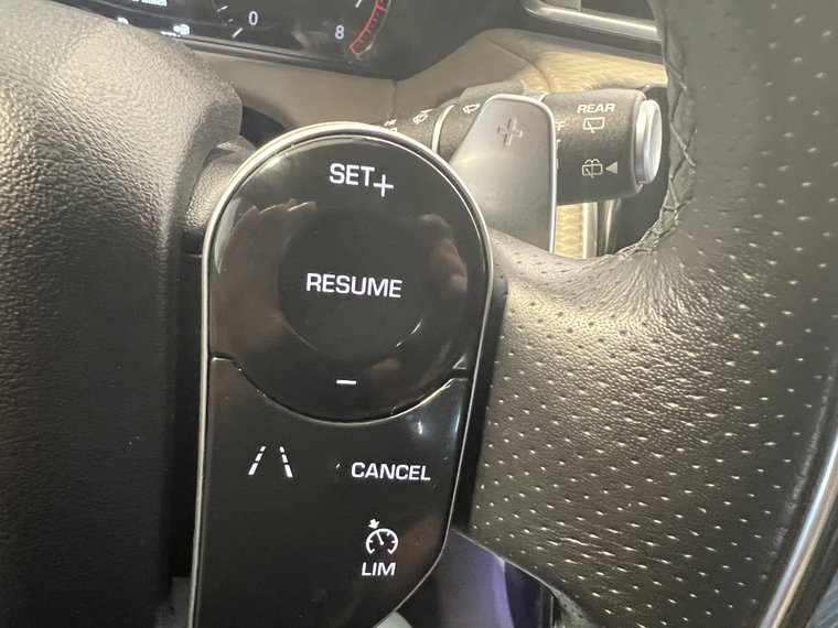 Vehicle Image 36