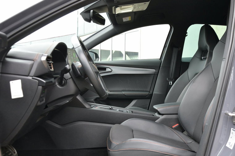 Vehicle Image 8
