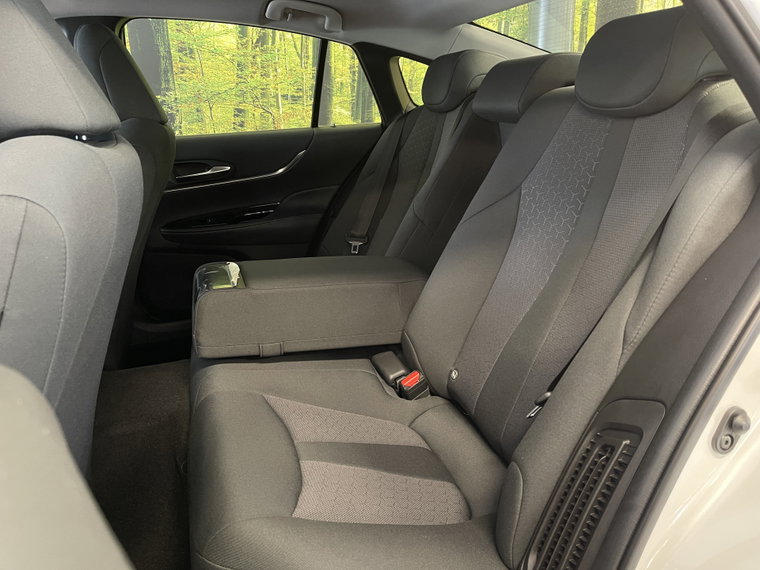Vehicle Image 37