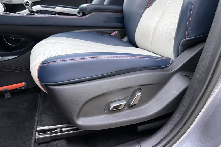 Vehicle Image 20