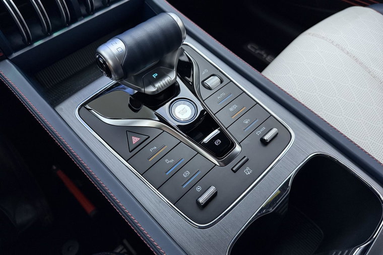 Vehicle Image 32