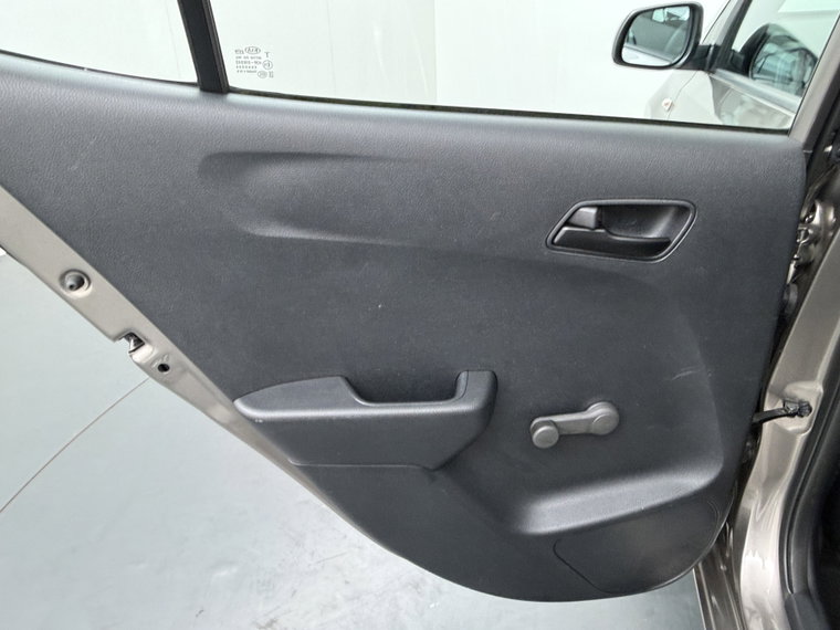 Vehicle Image 35