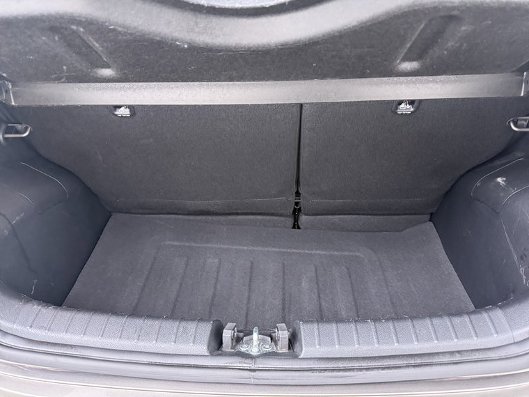 Vehicle Image 38