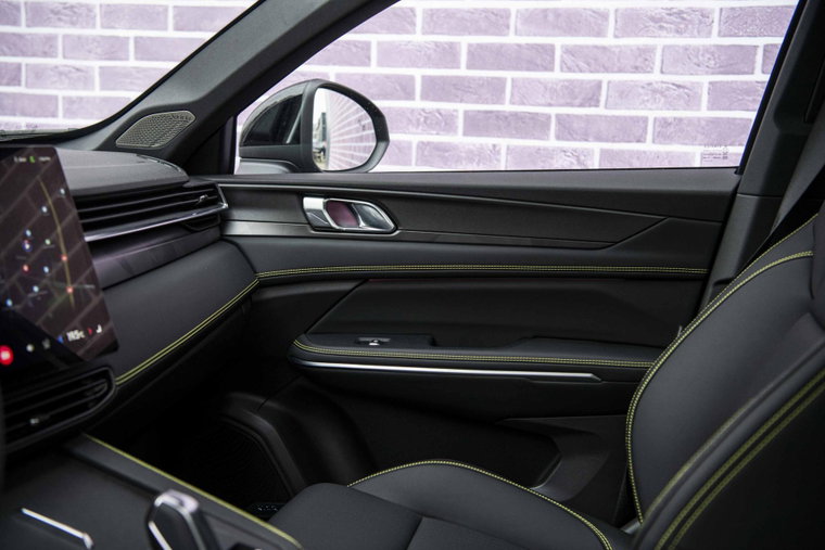 Vehicle Image 35