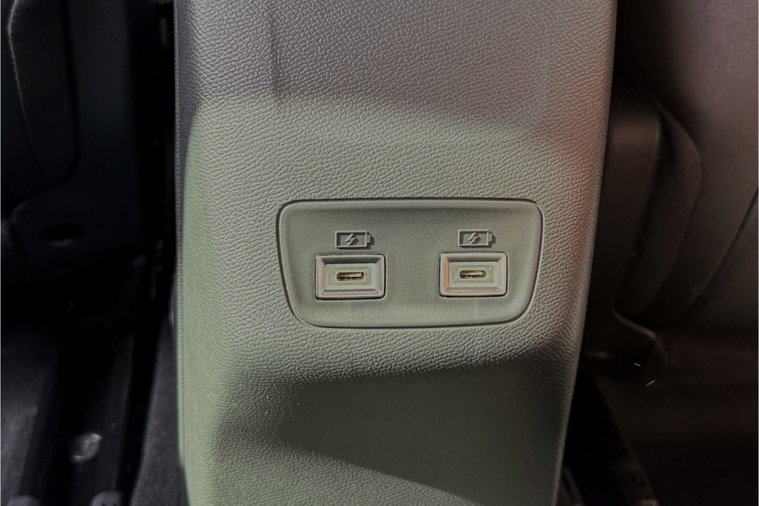 Vehicle Image 29