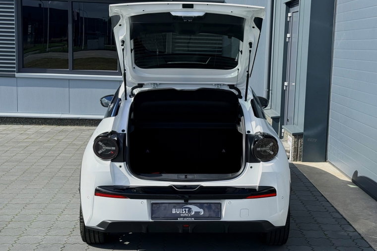 Vehicle Image 33