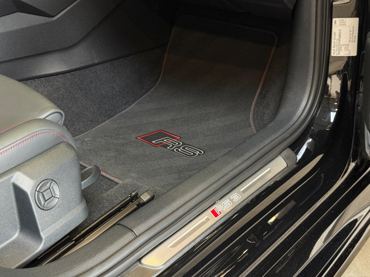 Vehicle Image 35