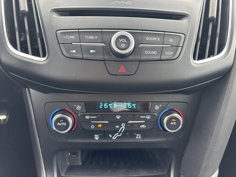 Vehicle Image 17
