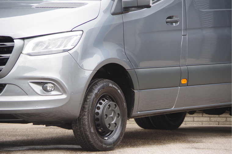 Vehicle Image 35