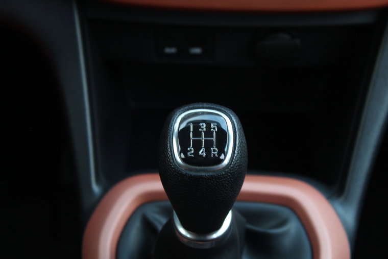 Vehicle Image 24
