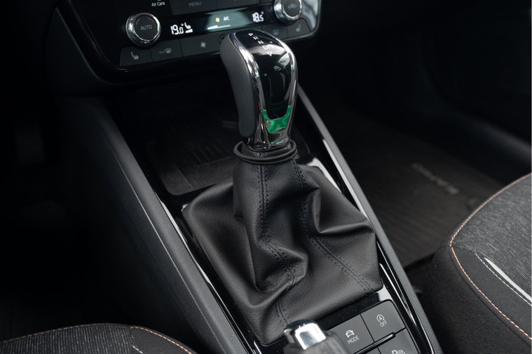 Vehicle Image 23