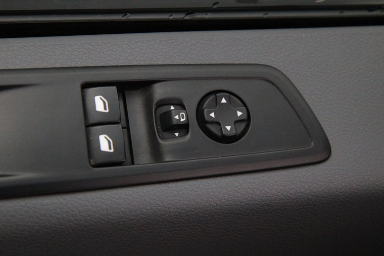 Vehicle Image 24