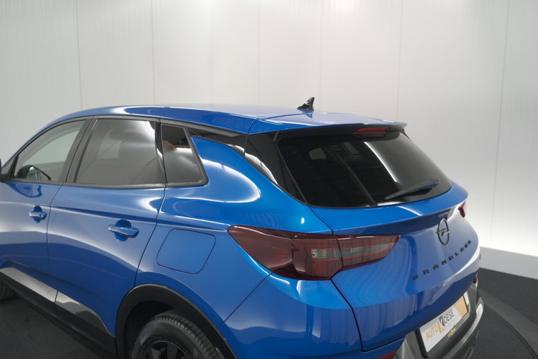 Vehicle Image 13