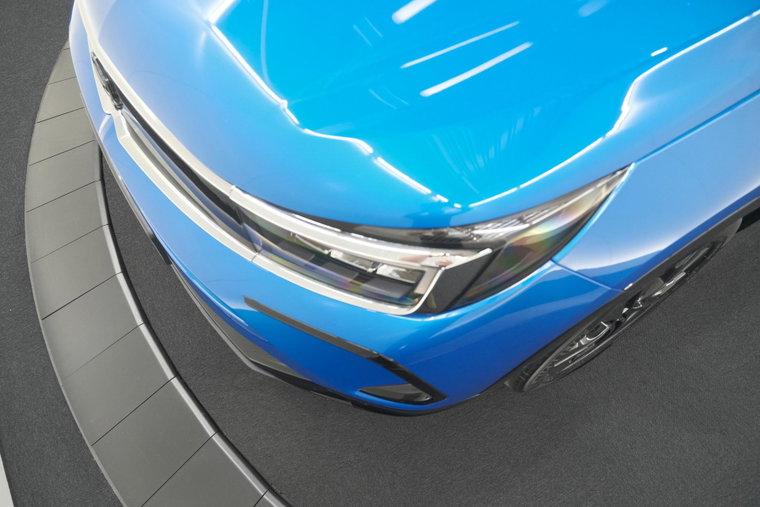 Vehicle Image 9