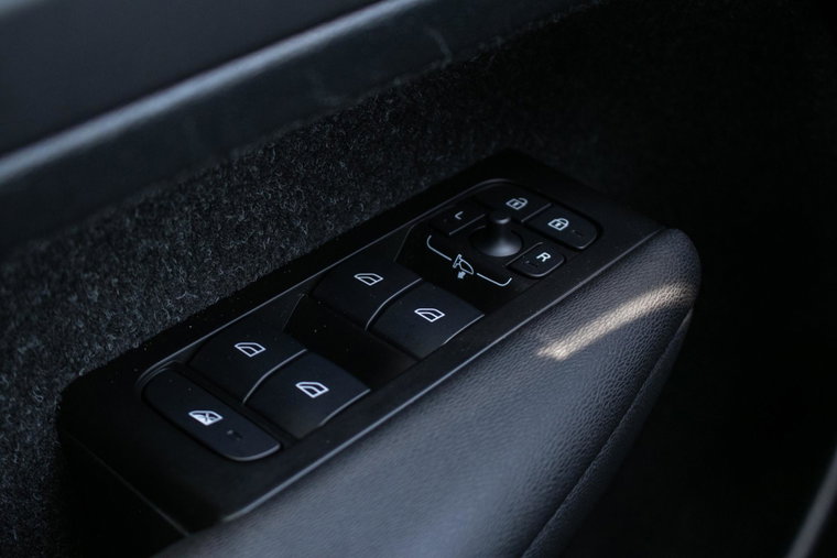 Vehicle Image 43